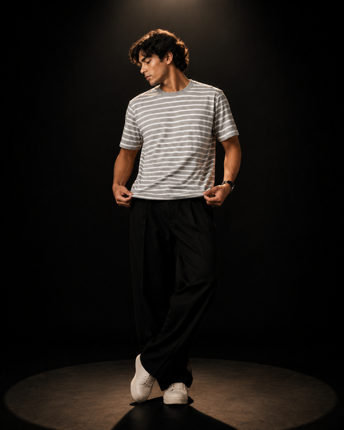 Camiseta Clasica Elegante / Gris y rayas Blancas