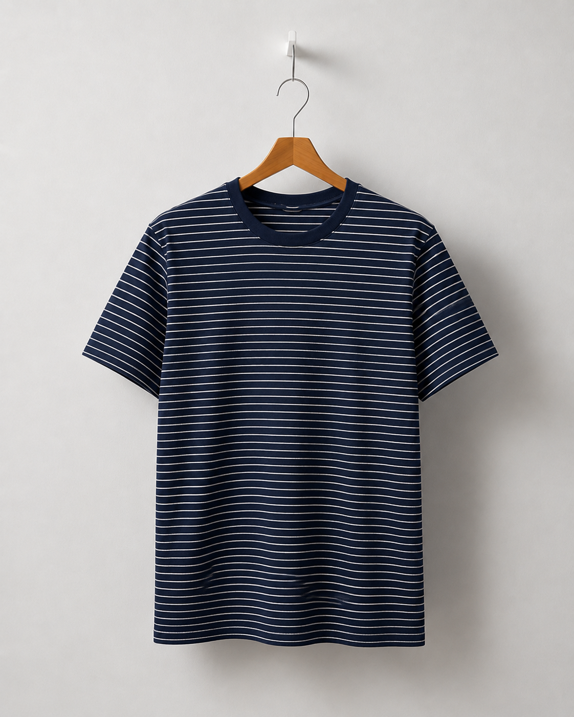 Camiseta Clasica Elegante / Rayas azul marino y blanco